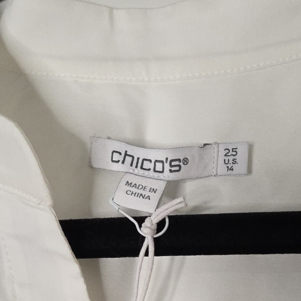 Chico's Ladies Embroidered Seahorse Print - Picture 2 of 4